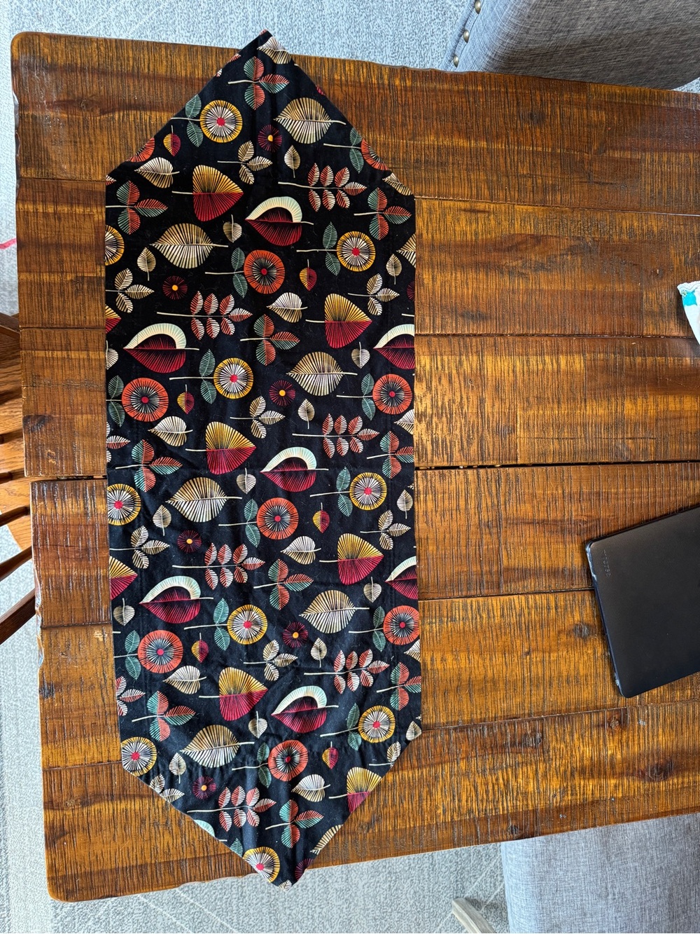 Black Floral Print Tablerunner - Multicolor Pattern